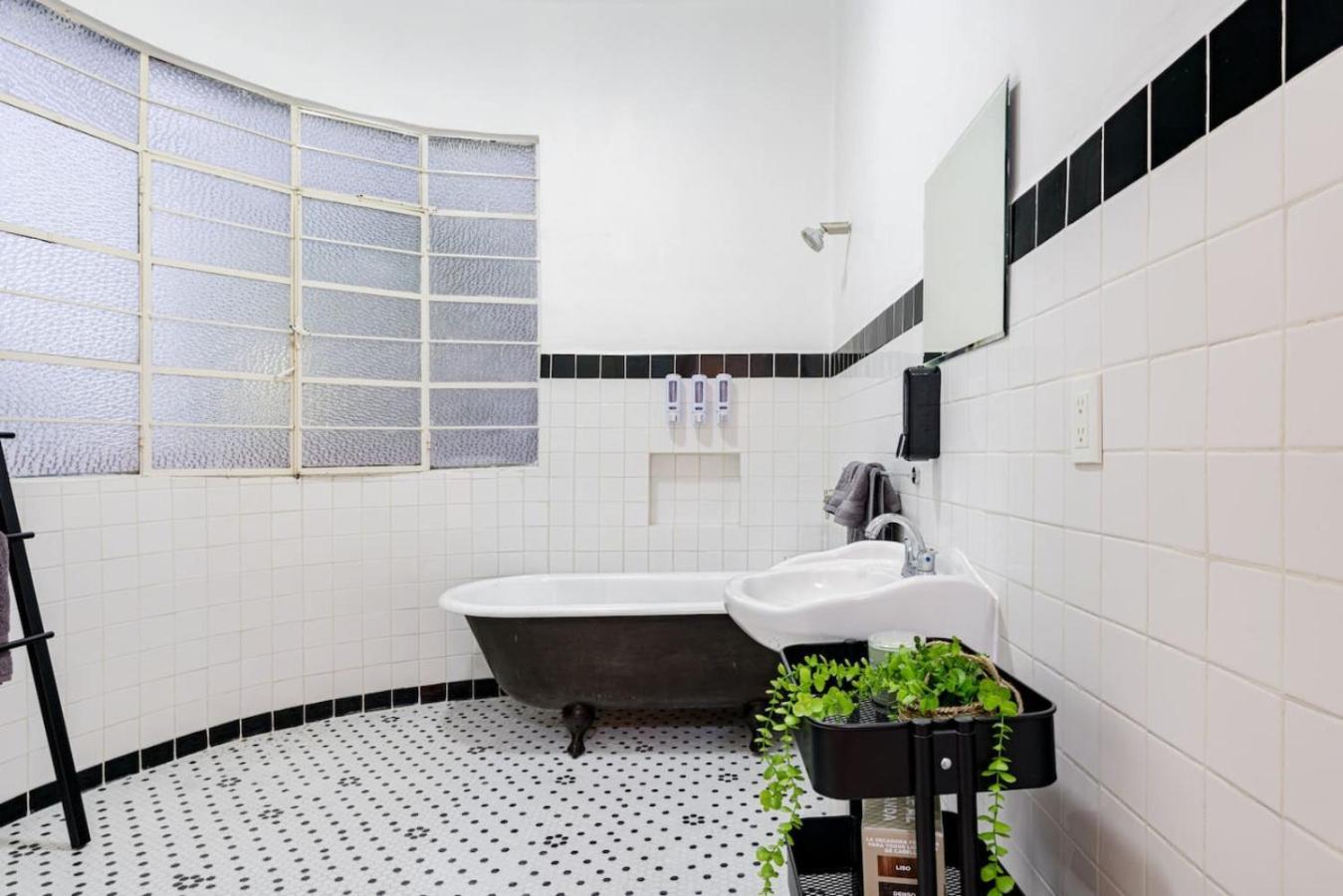 Hébergement de vacances Spacious House With A Beautiful Garden
